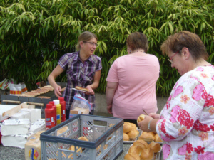 Ständig belagert: Die Grillstation.